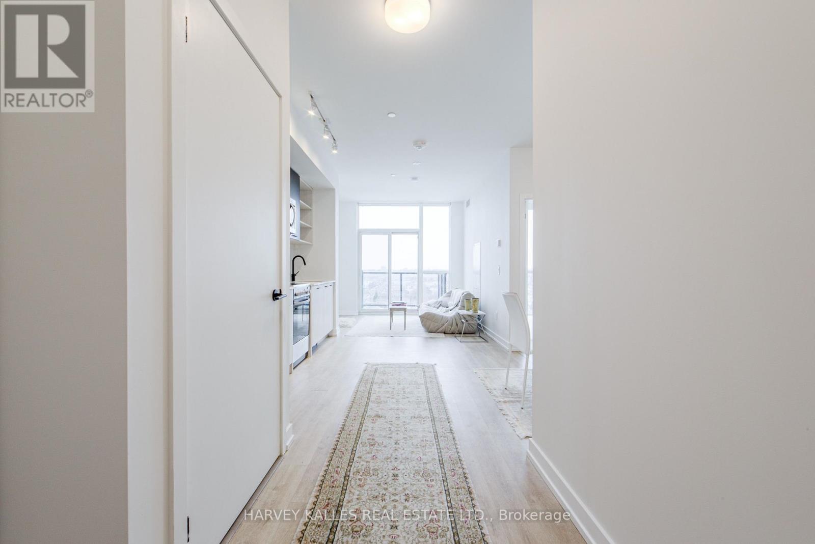 1001 - 2300 St Clair Avenue W, Toronto, Ontario  M6P 0B3 - Photo 3 - W12954080