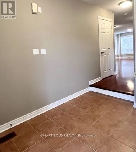 12 Lismer Crescent, Caledon, Ontario  L7E 2L9 - Photo 5 - W12954074