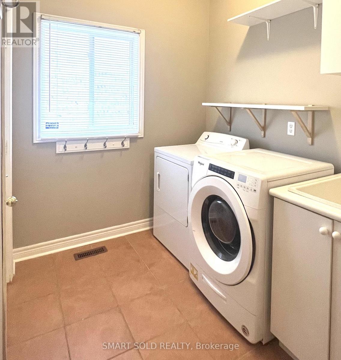 12 Lismer Crescent, Caledon, Ontario  L7E 2L9 - Photo 7 - W12954074