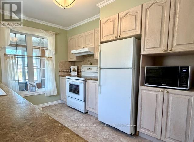 5 Susan Court, Kawartha Lakes, Ontario  K9H 4H1 - Photo 4 - X12954042