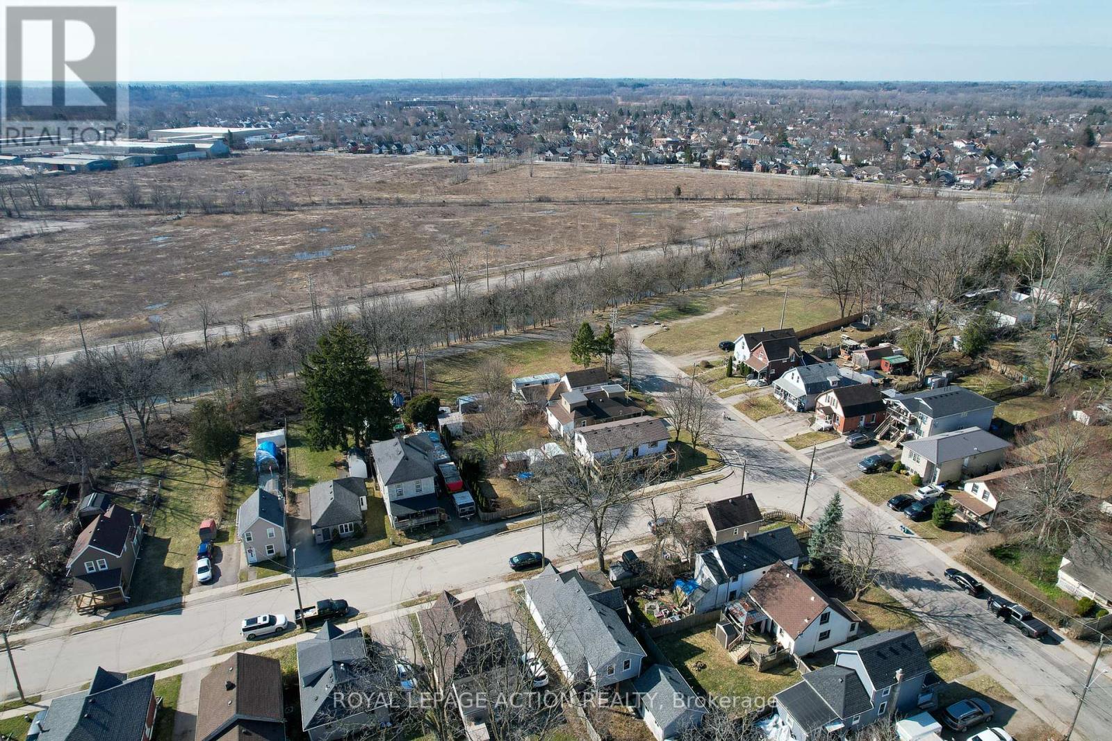 17 Drummond Street, Brantford, Ontario  N3S 5Z2 - Photo 25 - X12954090