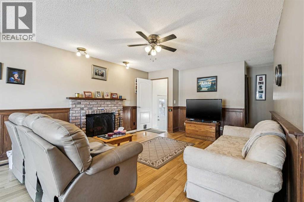 144 Waldron Avenue, Okotoks, Alberta  T1S 1E1 - Photo 11 - A2288213