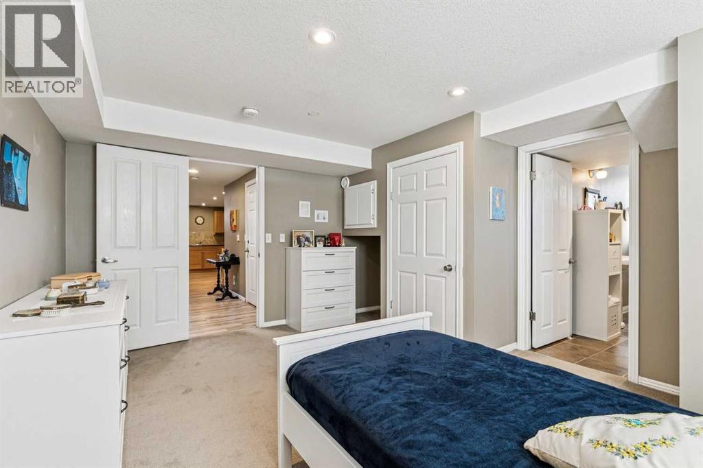 144 Waldron Avenue, Okotoks, Alberta  T1S 1E1 - Photo 34 - A2288213