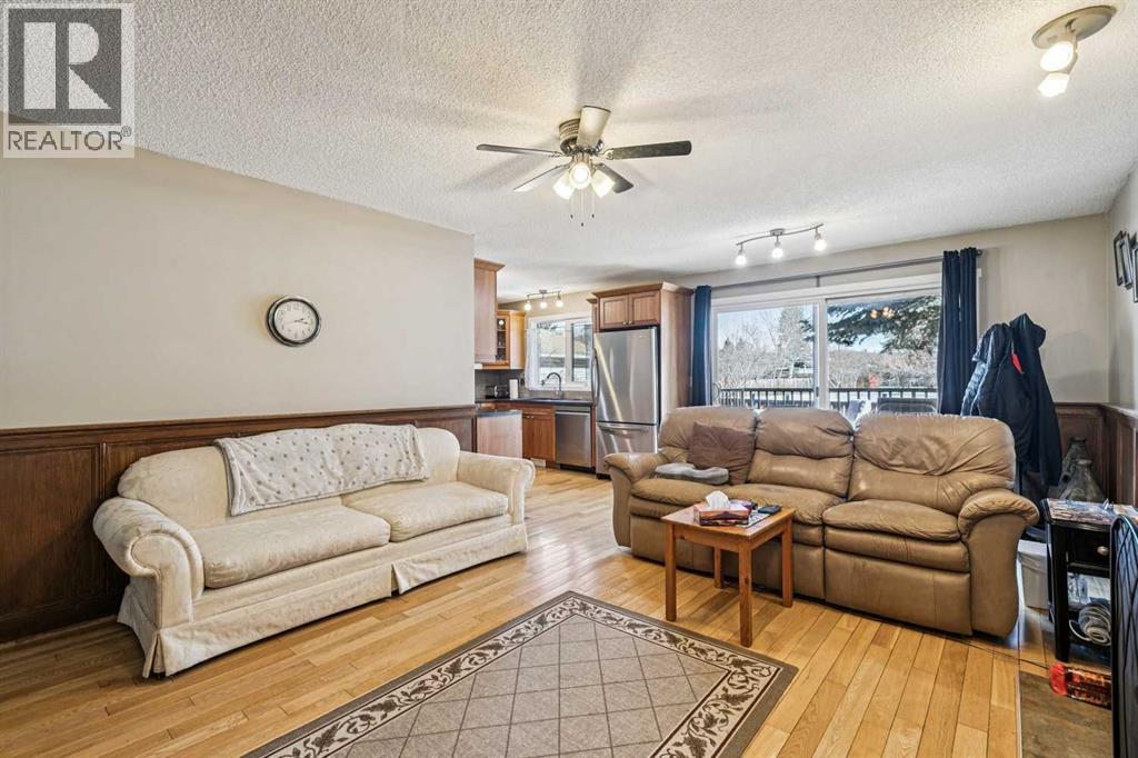 144 Waldron Avenue, Okotoks, Alberta  T1S 1E1 - Photo 13 - A2288213