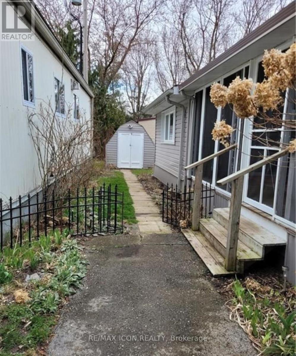 35 - 9839 Lakeshore Road, Lambton Shores, Ontario  N0M 1T0 - Photo 2 - X12954112