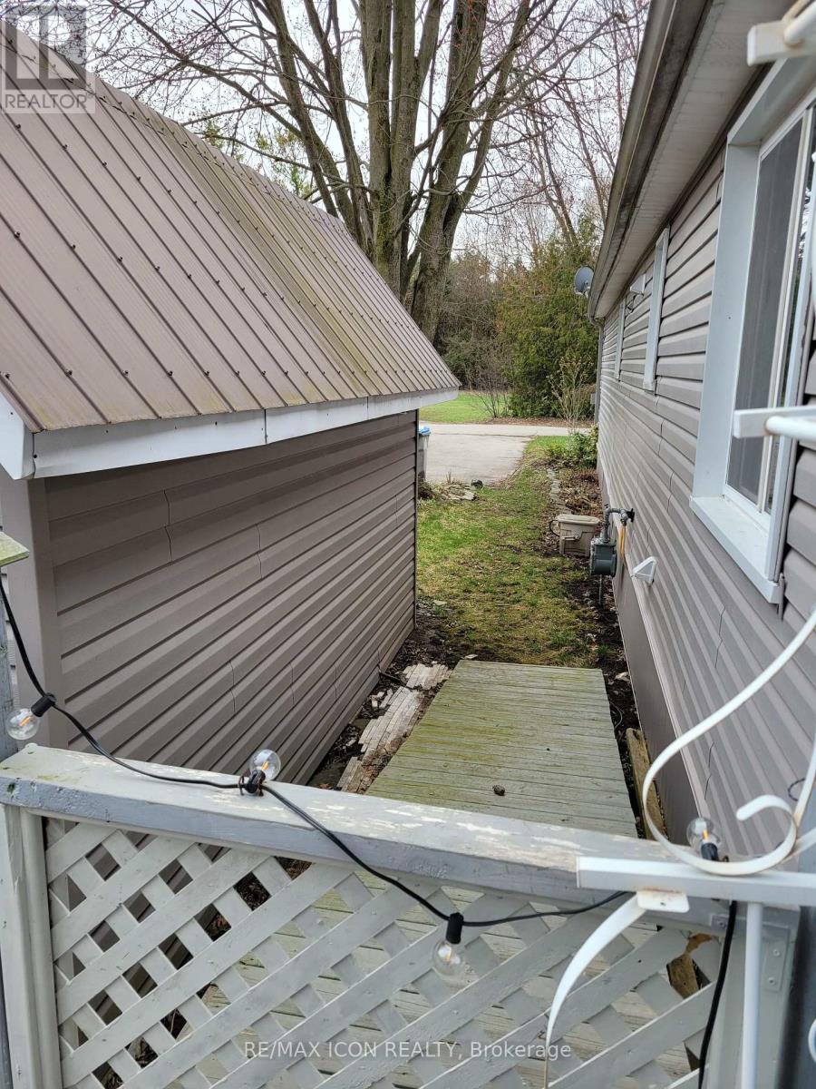 35 - 9839 Lakeshore Road, Lambton Shores, Ontario  N0M 1T0 - Photo 21 - X12954112