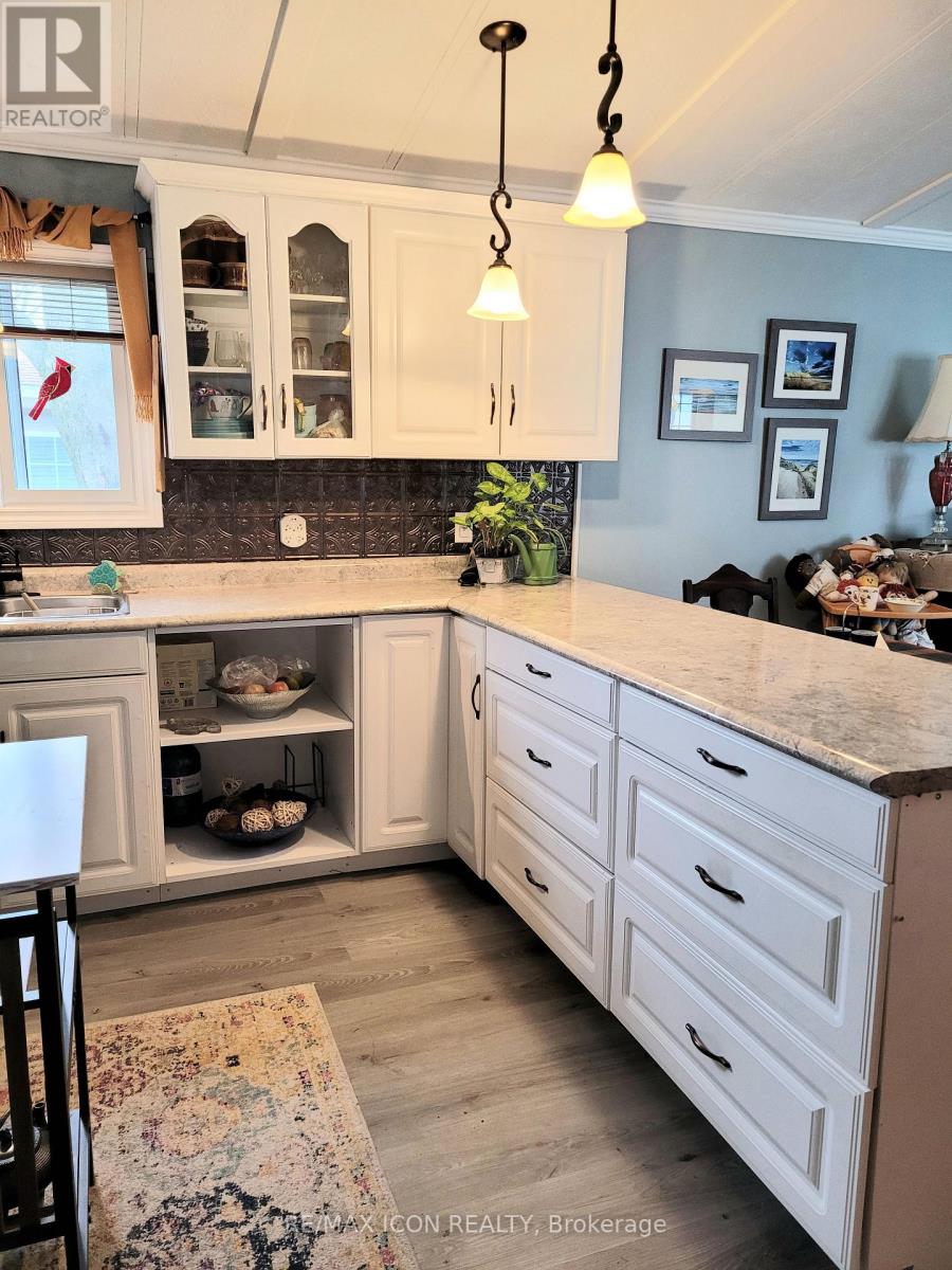 35 - 9839 Lakeshore Road, Lambton Shores, Ontario  N0M 1T0 - Photo 9 - X12954112