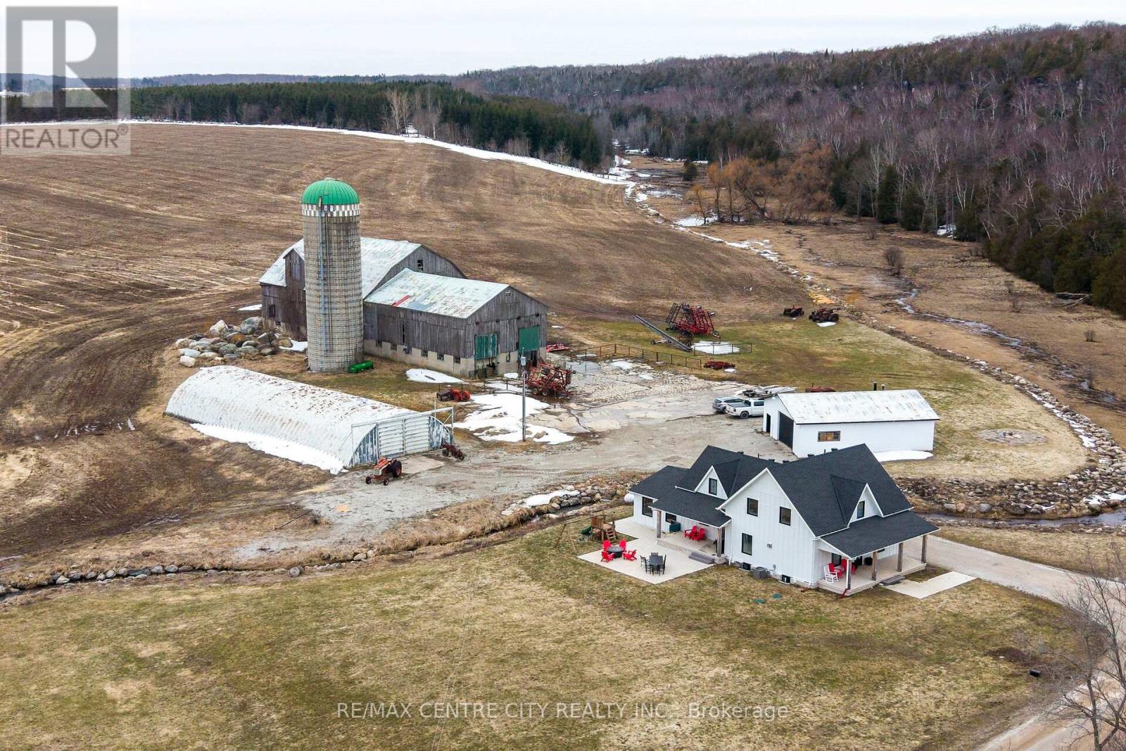 383230 Dawson Road, Georgian Bluffs, Ontario  N0H 2T0 - Photo 4 - X12954142