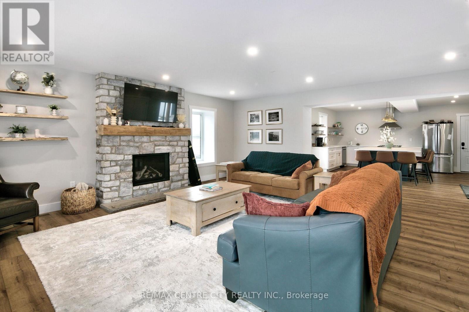 383230 Dawson Road, Georgian Bluffs, Ontario  N0H 2T0 - Photo 9 - X12954142