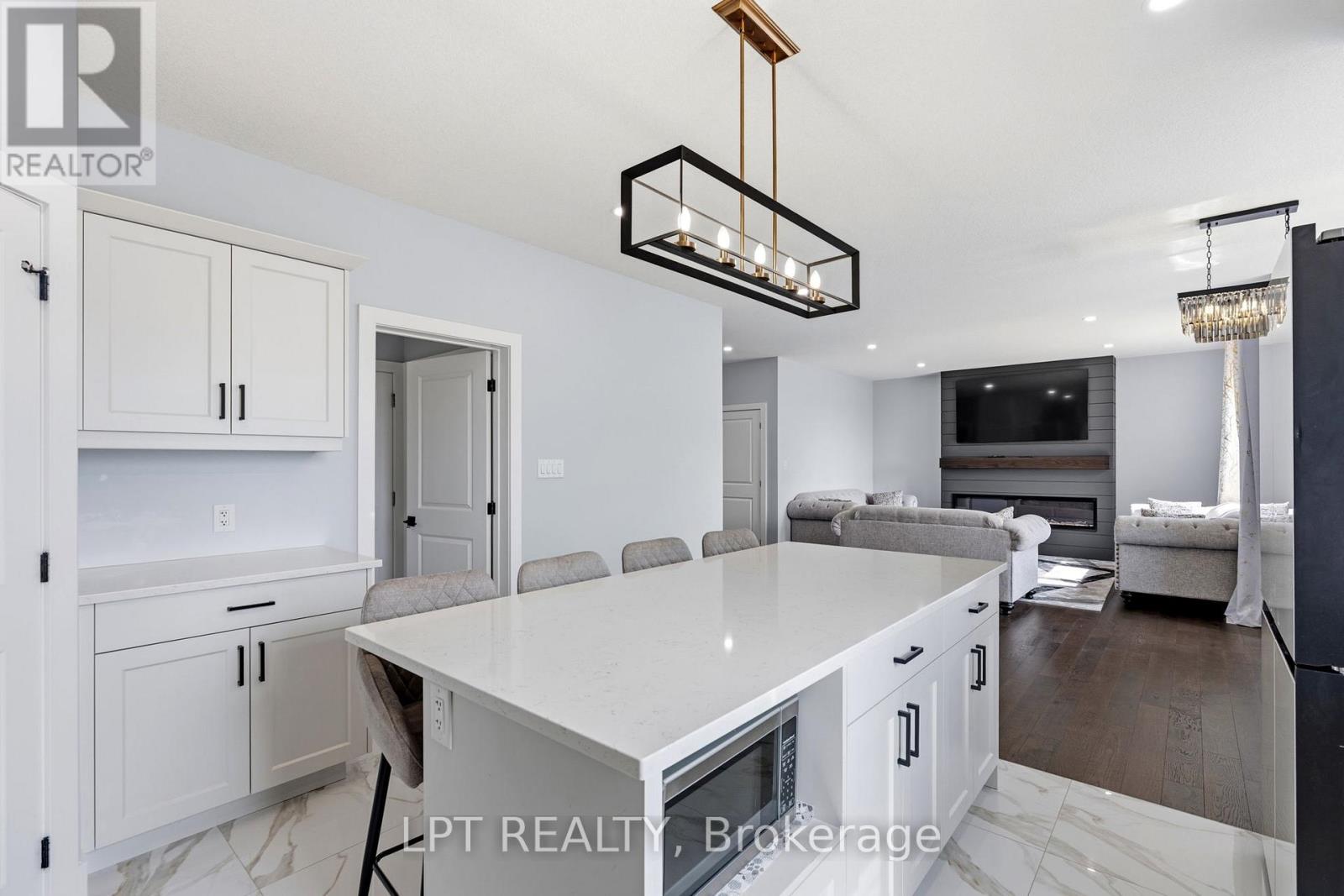 163 Mcleod Street, North Middlesex, Ontario  N0M 2K0 - Photo 20 - X12954240