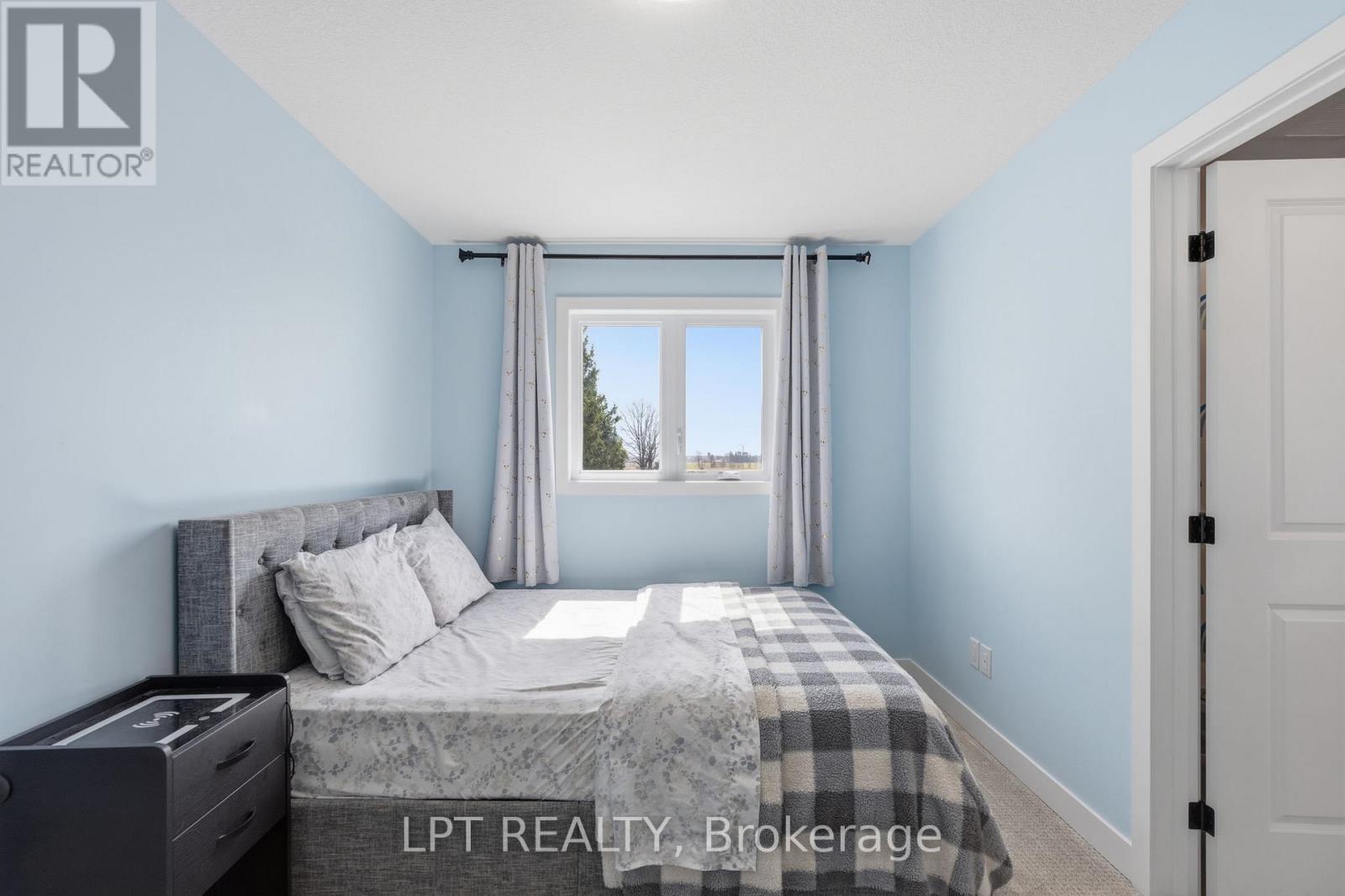 163 Mcleod Street, North Middlesex, Ontario  N0M 2K0 - Photo 25 - X12954240