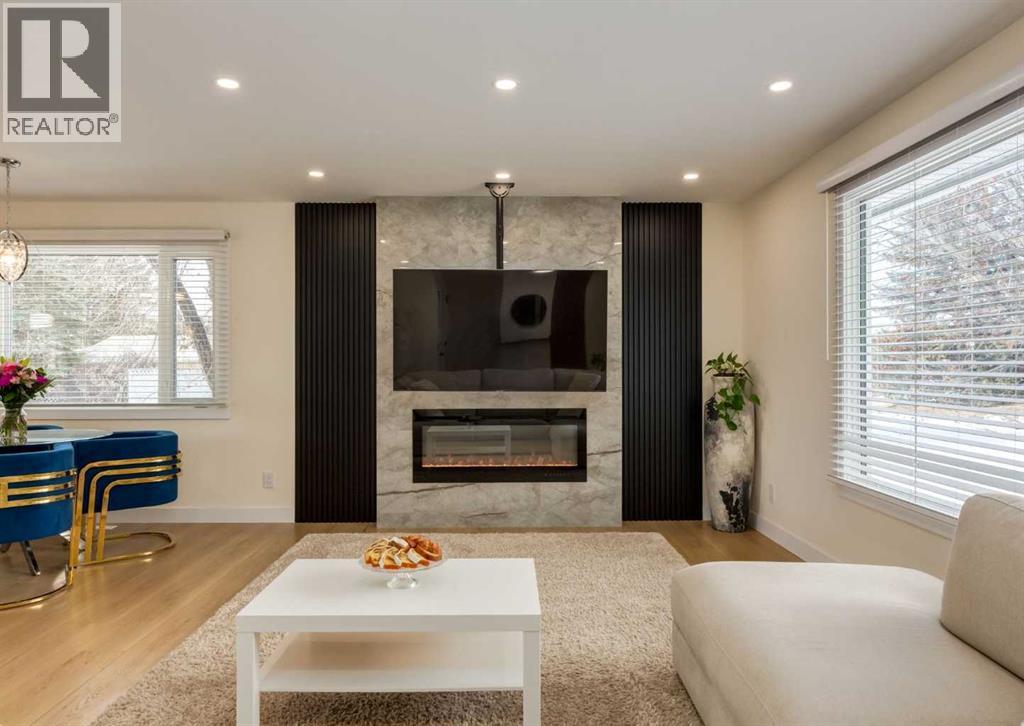 5219 Valiant Drive NW, Calgary, Alberta  T3A 0Y6 - Photo 4 - A2292421