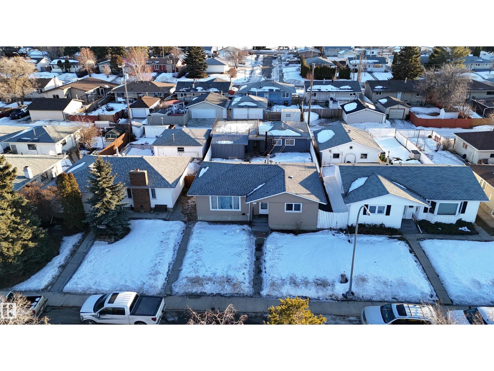 12111 137 Av Nw, Edmonton, Alberta  T5L 4C1 - Photo 4 - E4473648