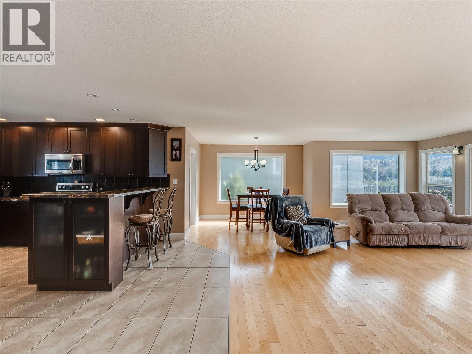 3835 5th Avenue, Castlegar, British Columbia  V1N 4Y5 - Photo 14 - 10381415