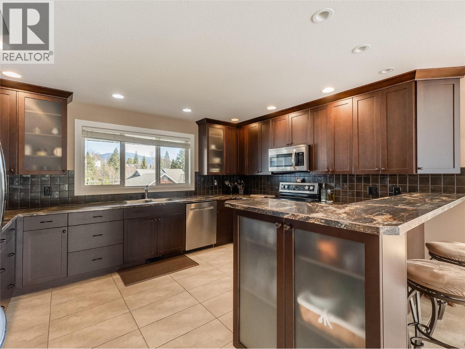 3835 5th Avenue, Castlegar, British Columbia  V1N 4Y5 - Photo 15 - 10381415