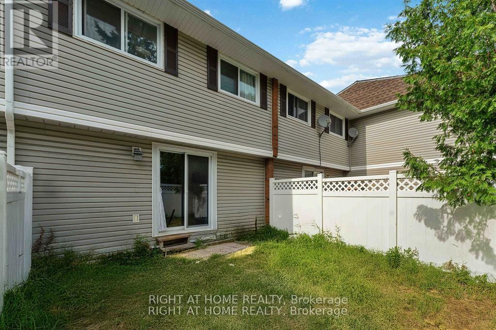 21 - 5 Hadley Circle, Ottawa, Ontario  K2H 6P1 - Photo 19 - X12954194