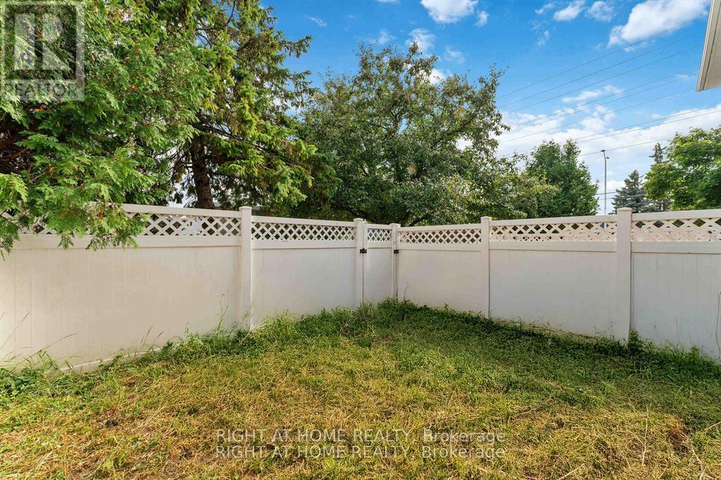 21 - 5 Hadley Circle, Ottawa, Ontario  K2H 6P1 - Photo 20 - X12954194