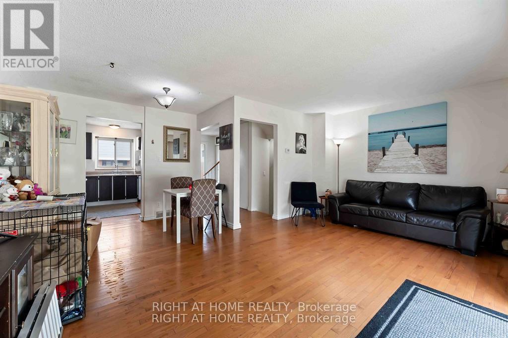 21 - 5 Hadley Circle, Ottawa, Ontario  K2H 6P1 - Photo 9 - X12954194