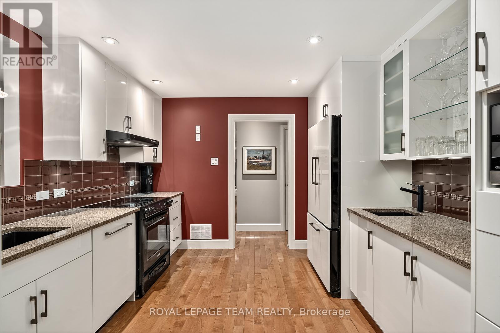 Unit 10 - 55 Whitemarl Drive, Ottawa, Ontario  K1L 8J9 - Photo 10 - X12954238