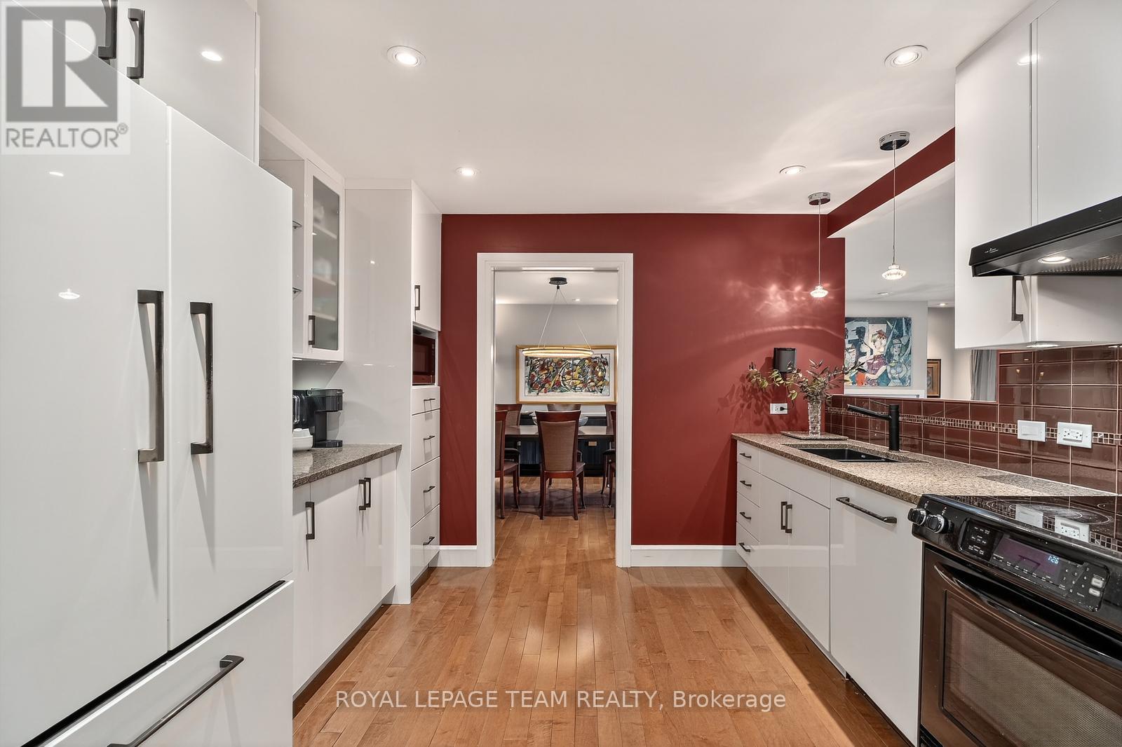 Unit 10 - 55 Whitemarl Drive, Ottawa, Ontario  K1L 8J9 - Photo 7 - X12954238