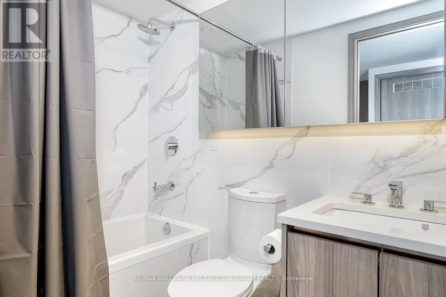6202 - 1 Concord Cityplace Way, Toronto, Ontario  M5V 0X3 - Photo 12 - C12954204