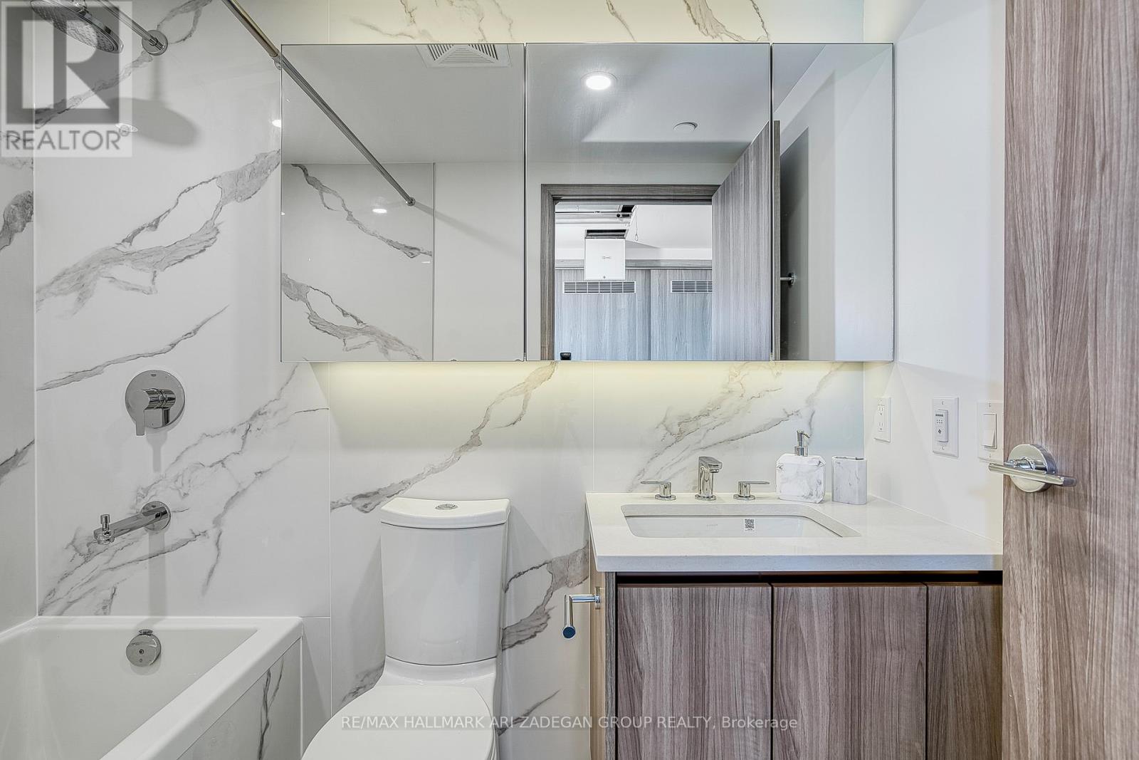 6202 - 1 Concord Cityplace Way, Toronto, Ontario  M5V 0X3 - Photo 20 - C12954204