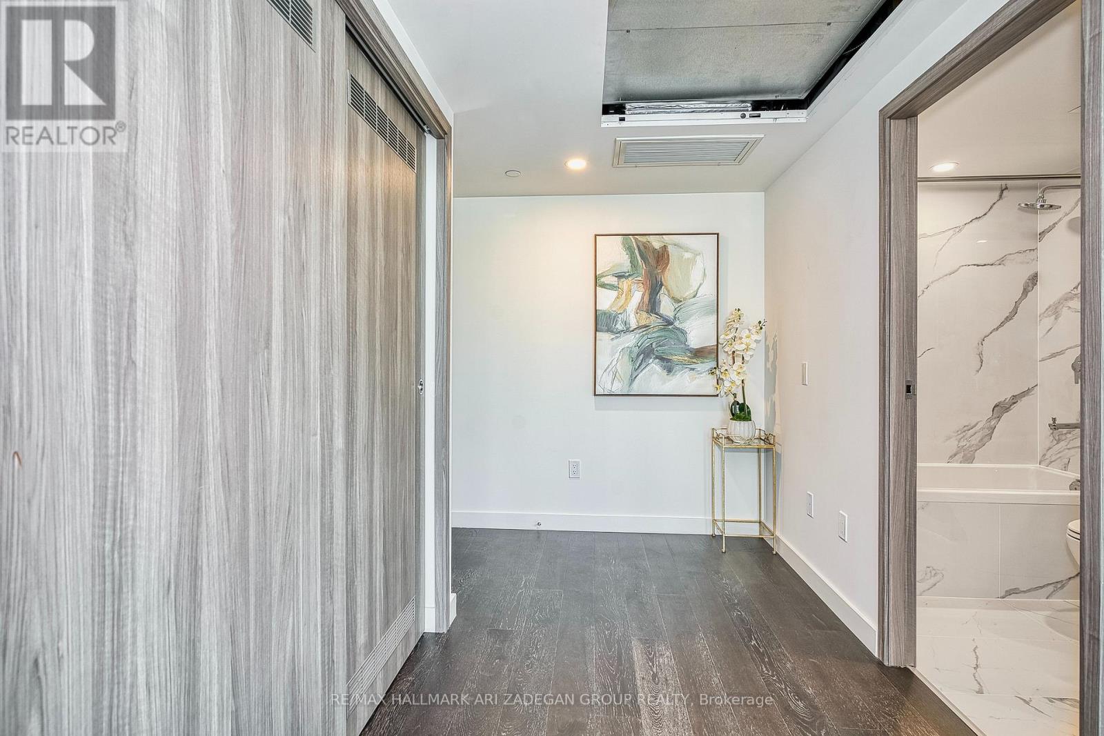 6202 - 1 Concord Cityplace Way, Toronto, Ontario  M5V 0X3 - Photo 21 - C12954204