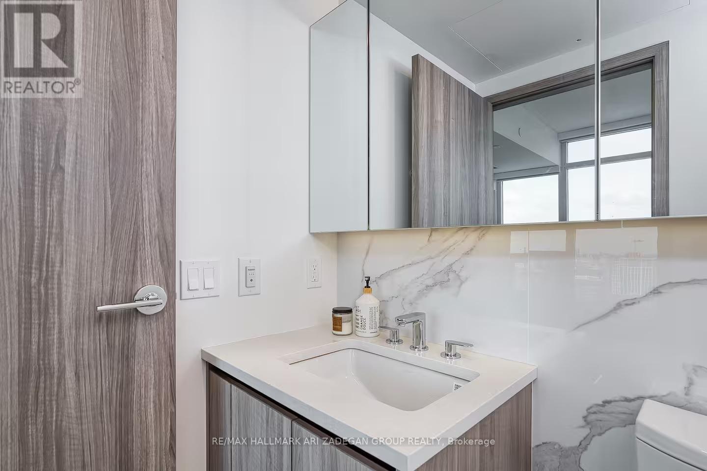 6202 - 1 Concord Cityplace Way, Toronto, Ontario  M5V 0X3 - Photo 26 - C12954204