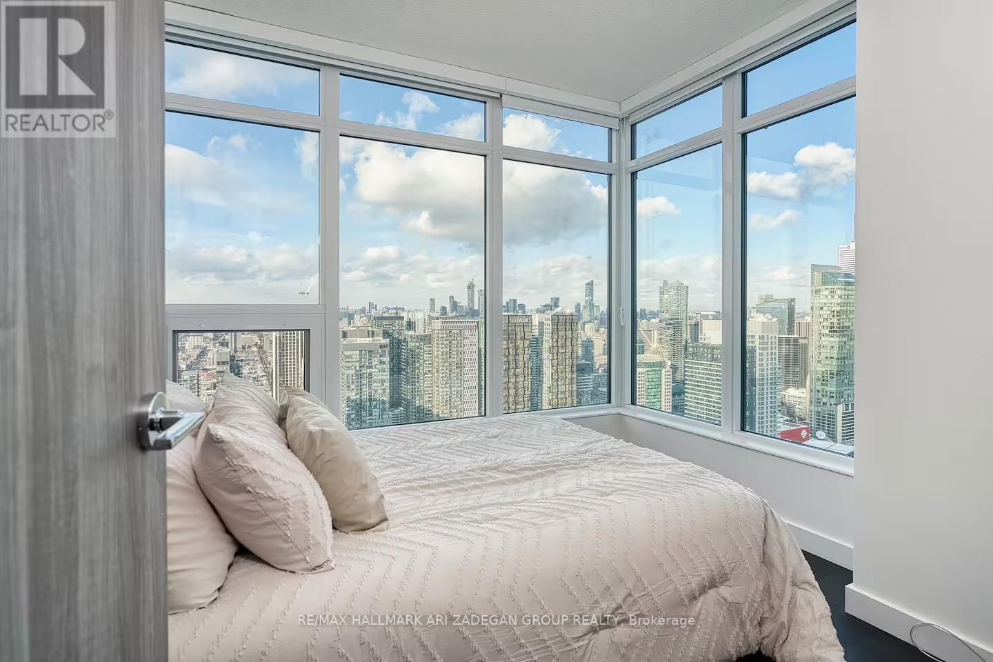 6202 - 1 Concord Cityplace Way, Toronto, Ontario  M5V 0X3 - Photo 3 - C12954204