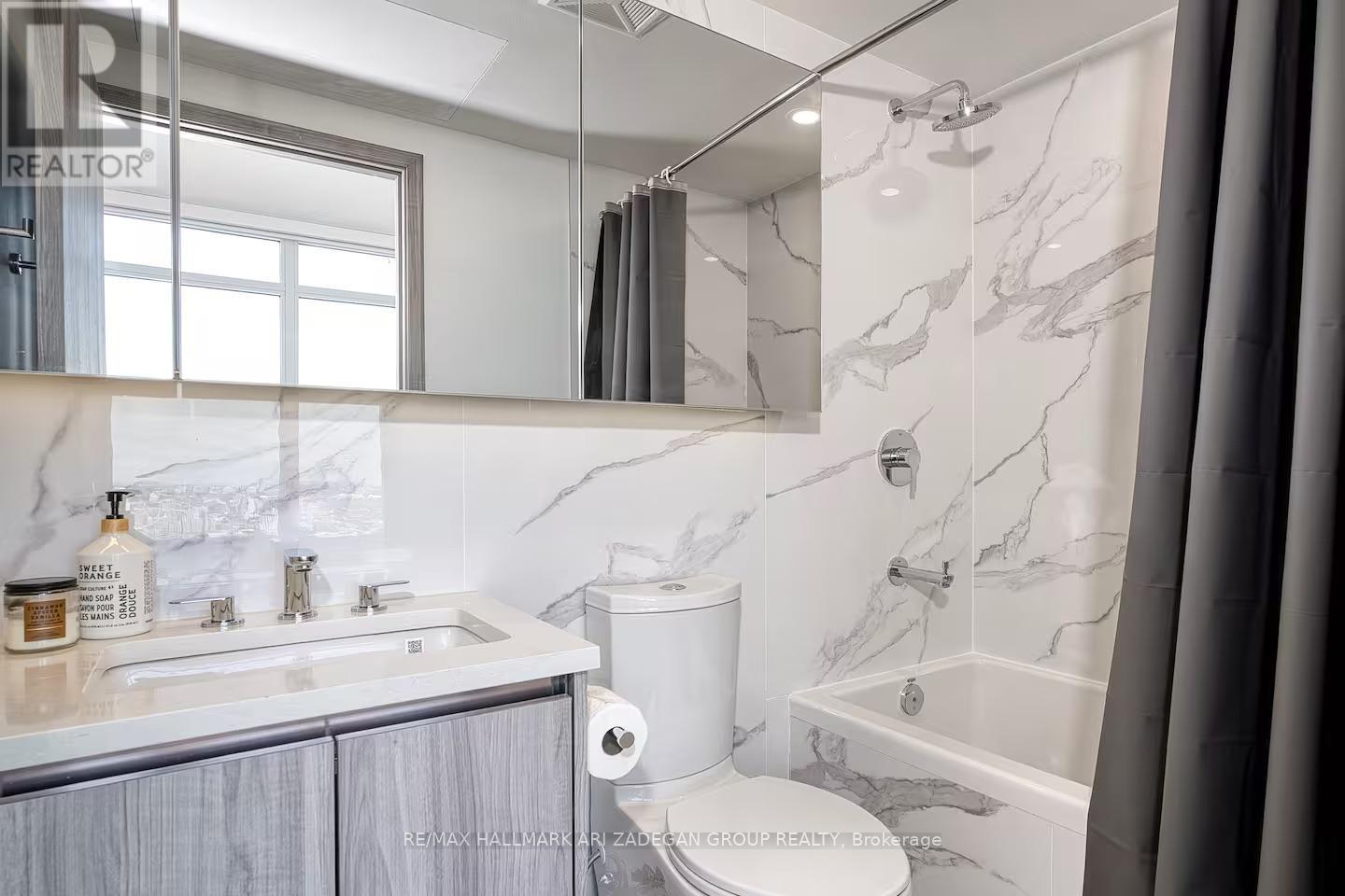 6202 - 1 Concord Cityplace Way, Toronto, Ontario  M5V 0X3 - Photo 5 - C12954204