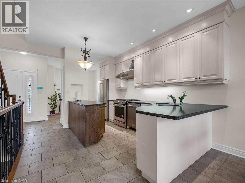 18 Biagi Court, St. Catharines, Ontario  L2M 7Z6 - Photo 5 - 40817386