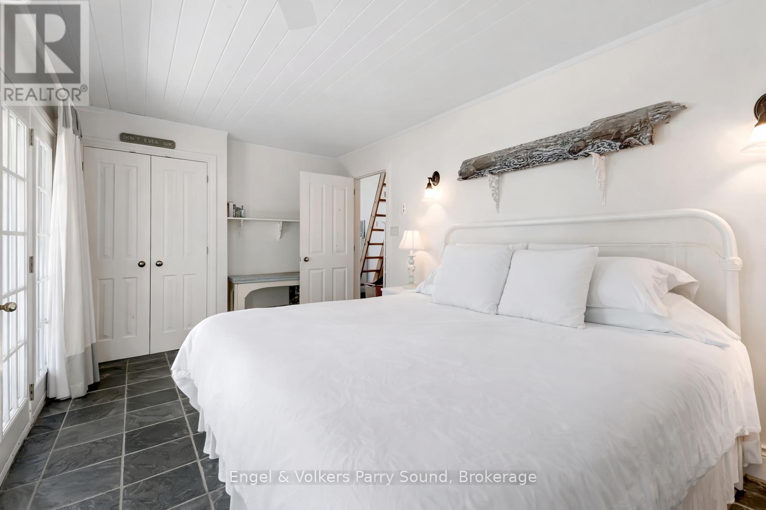 6 29c Mowat Island, Carling, Ontario  P0G 1G0 - Photo 14 - X12954184