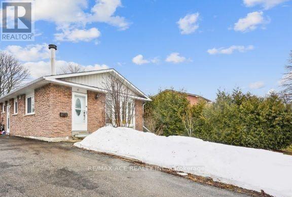 Upper - 45 Snowball Crescent, Toronto, Ontario  M1B 1S5 - Photo 1 - E12954124