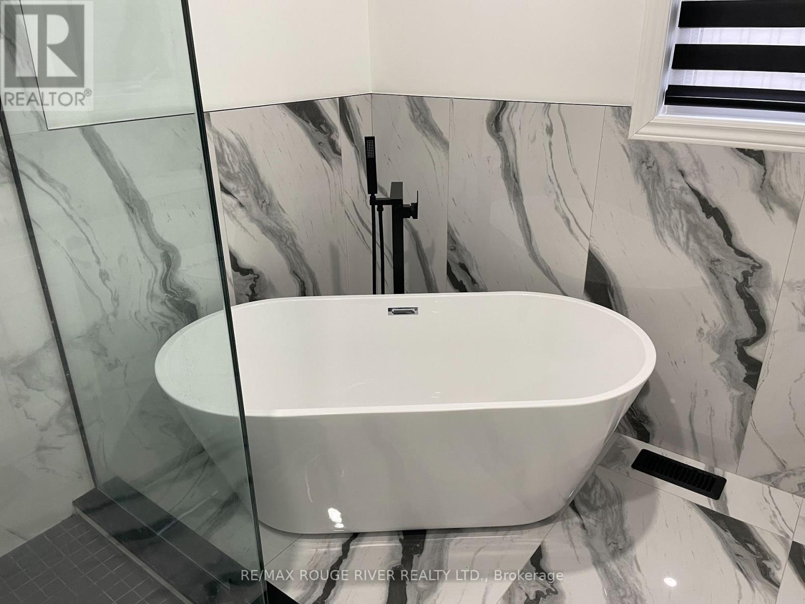 10 Moses Crescent, Clarington, Ontario  L1C 0T7 - Photo 10 - E12954146