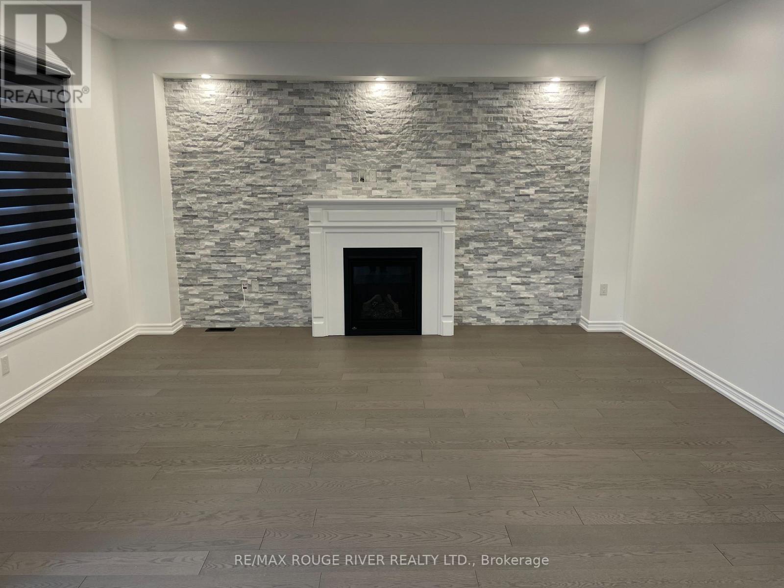 10 Moses Crescent, Clarington, Ontario  L1C 0T7 - Photo 4 - E12954146