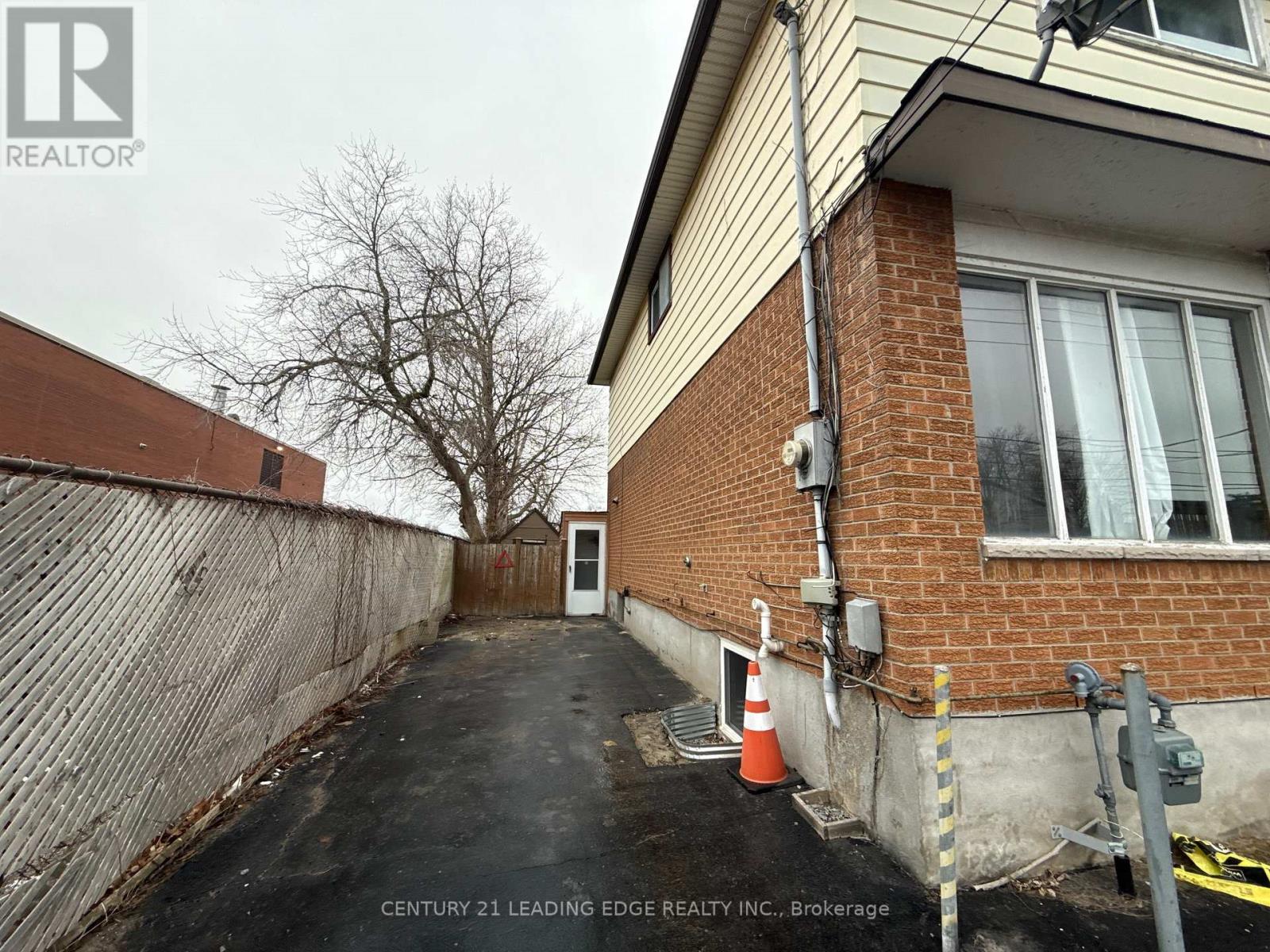 Lower - 957 Glen Street, Oshawa, Ontario  L1J 3T9 - Photo 1 - E12954198