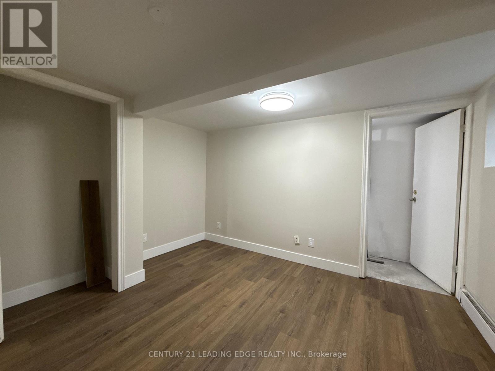 Lower - 957 Glen Street, Oshawa, Ontario  L1J 3T9 - Photo 5 - E12954198