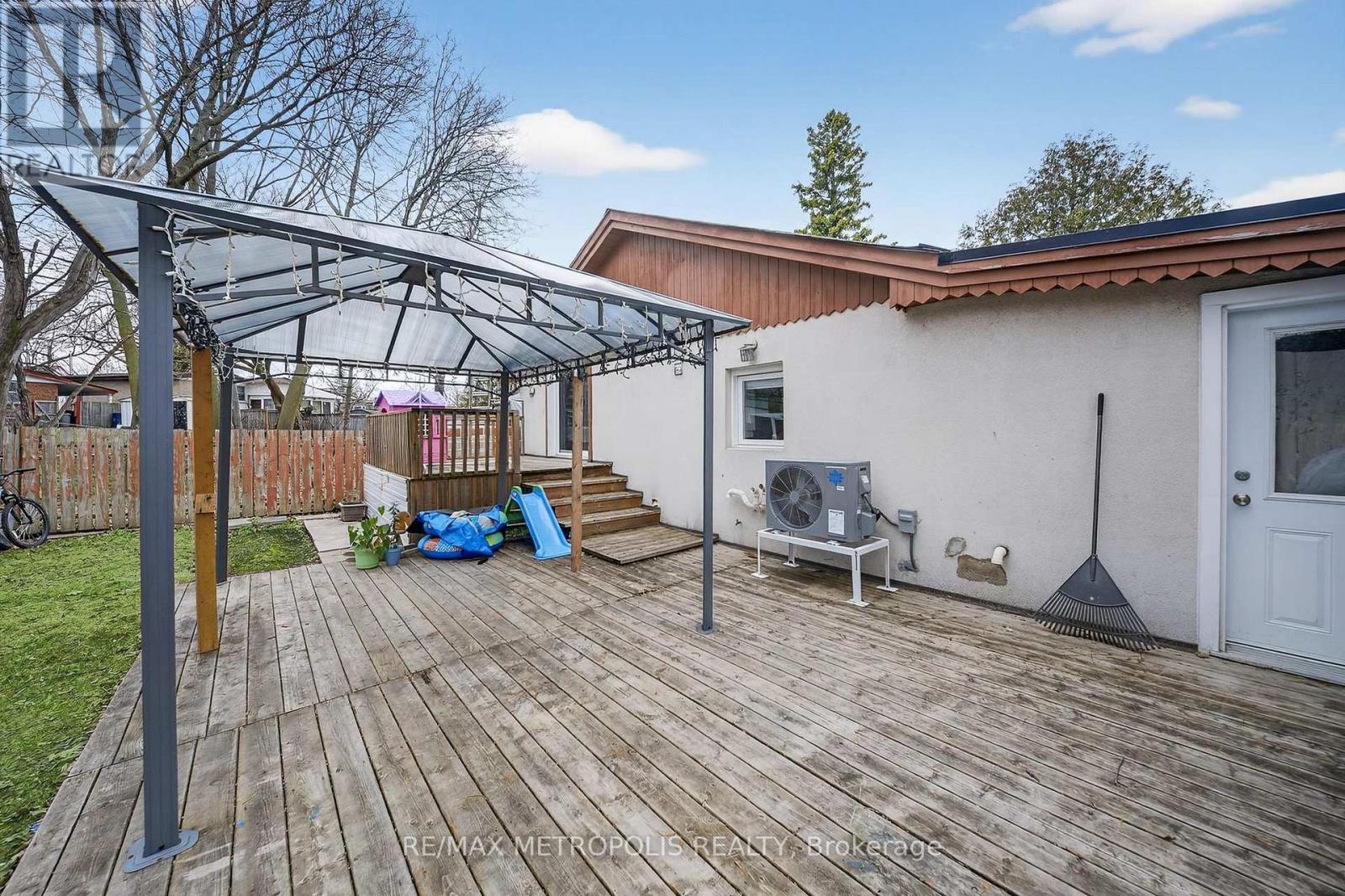 91 Ellendale Drive, Toronto, Ontario  M1P 1N7 - Photo 49 - E12954216