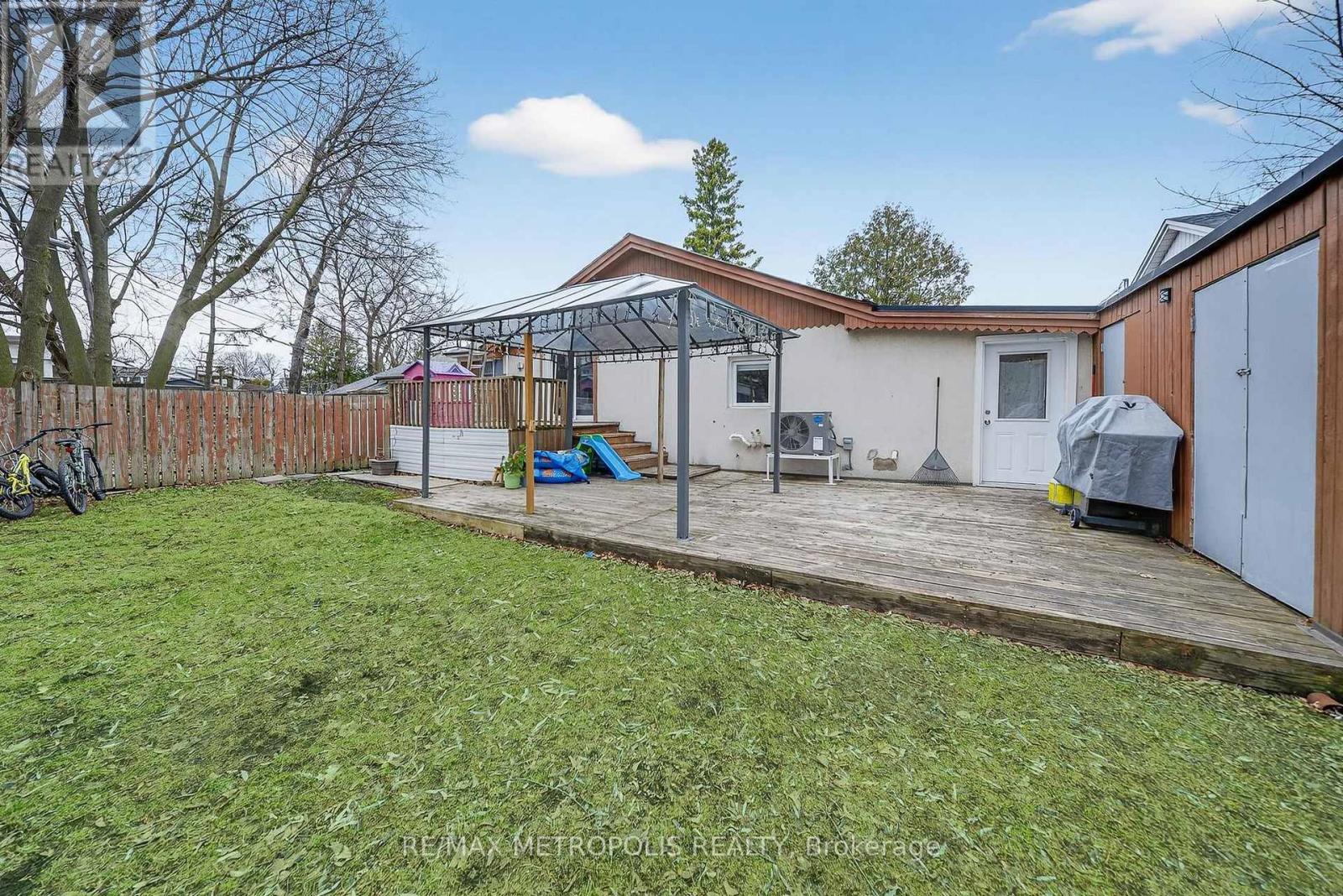 91 Ellendale Drive, Toronto, Ontario  M1P 1N7 - Photo 5 - E12954216