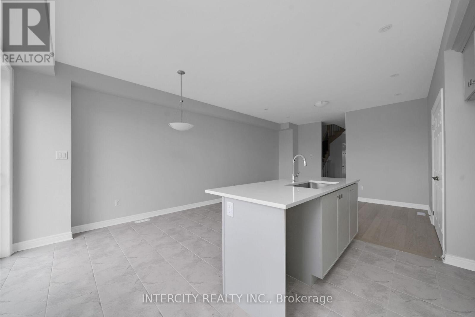 162 Mumbai Drive, Markham, Ontario  L3S 3K5 - Photo 11 - N12954108