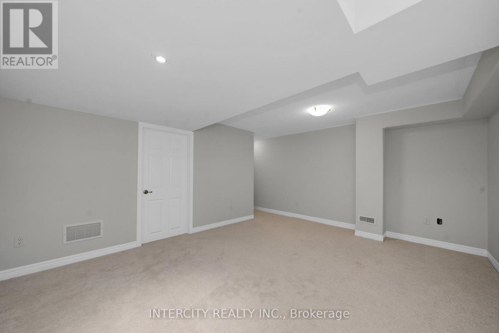 164 Mumbai Drive, Markham, Ontario  L3S 3K5 - Photo 25 - N12954118