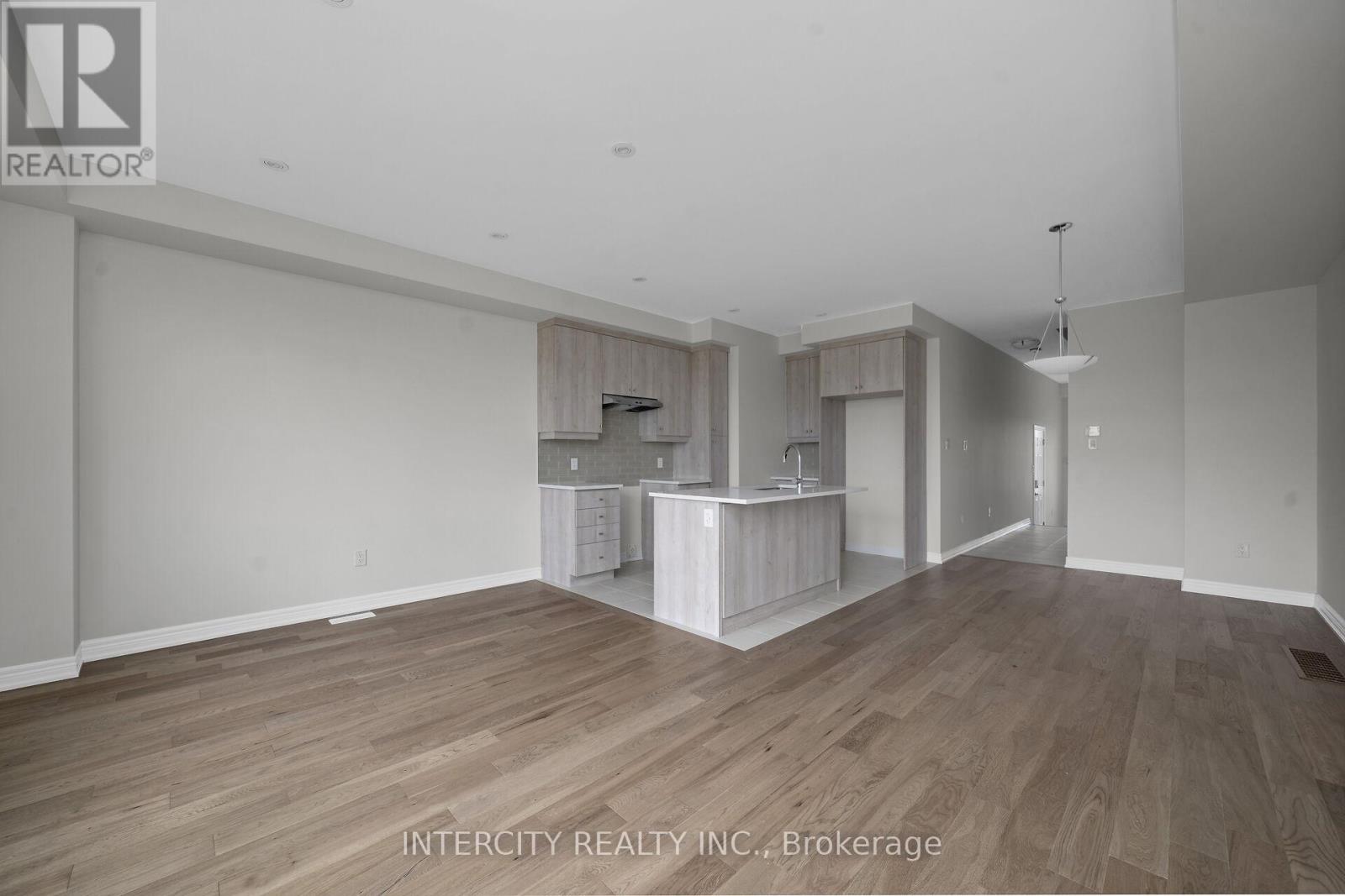 164 Mumbai Drive, Markham, Ontario  L3S 3K5 - Photo 6 - N12954118