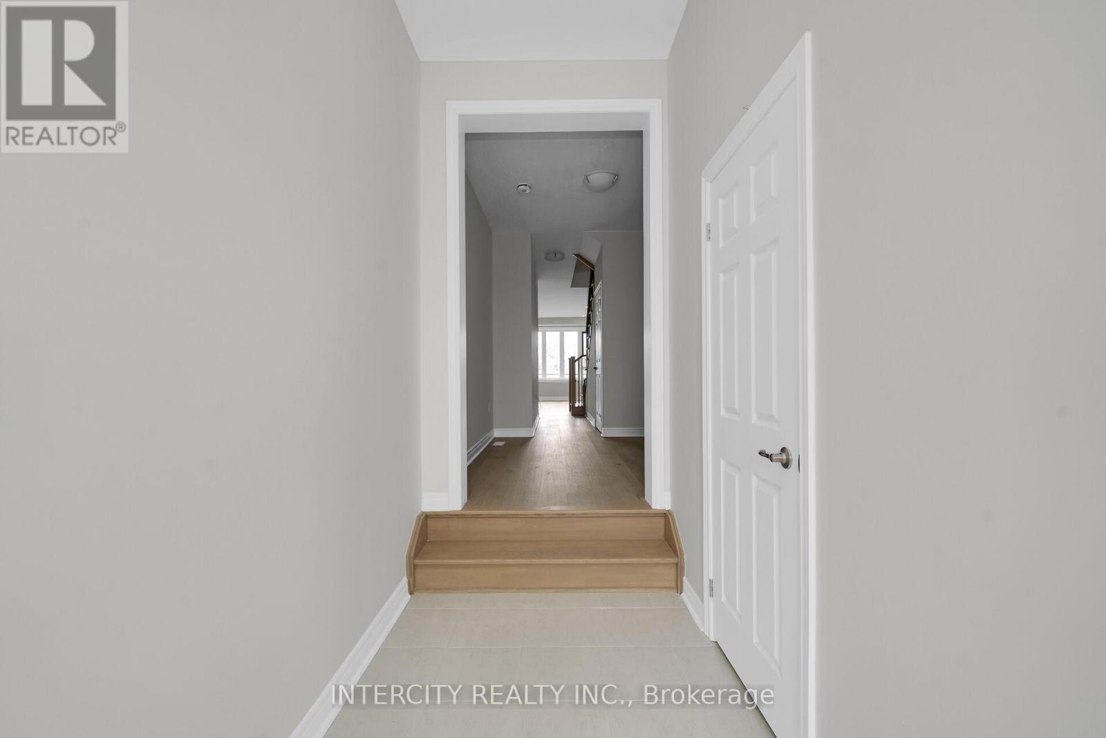 49 Johann Drive, Markham, Ontario  L3S 3K5 - Photo 3 - N12954130