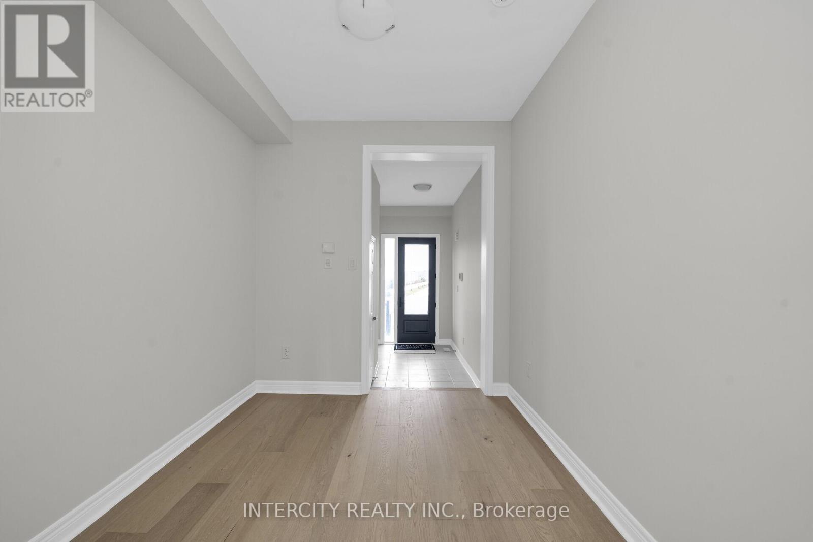 49 Johann Drive, Markham, Ontario  L3S 3K5 - Photo 5 - N12954130