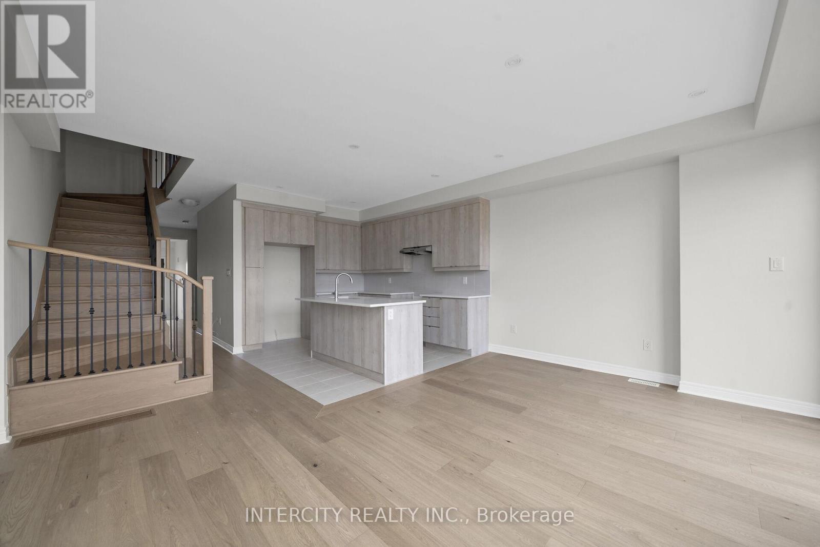 49 Johann Drive, Markham, Ontario  L3S 3K5 - Photo 7 - N12954130