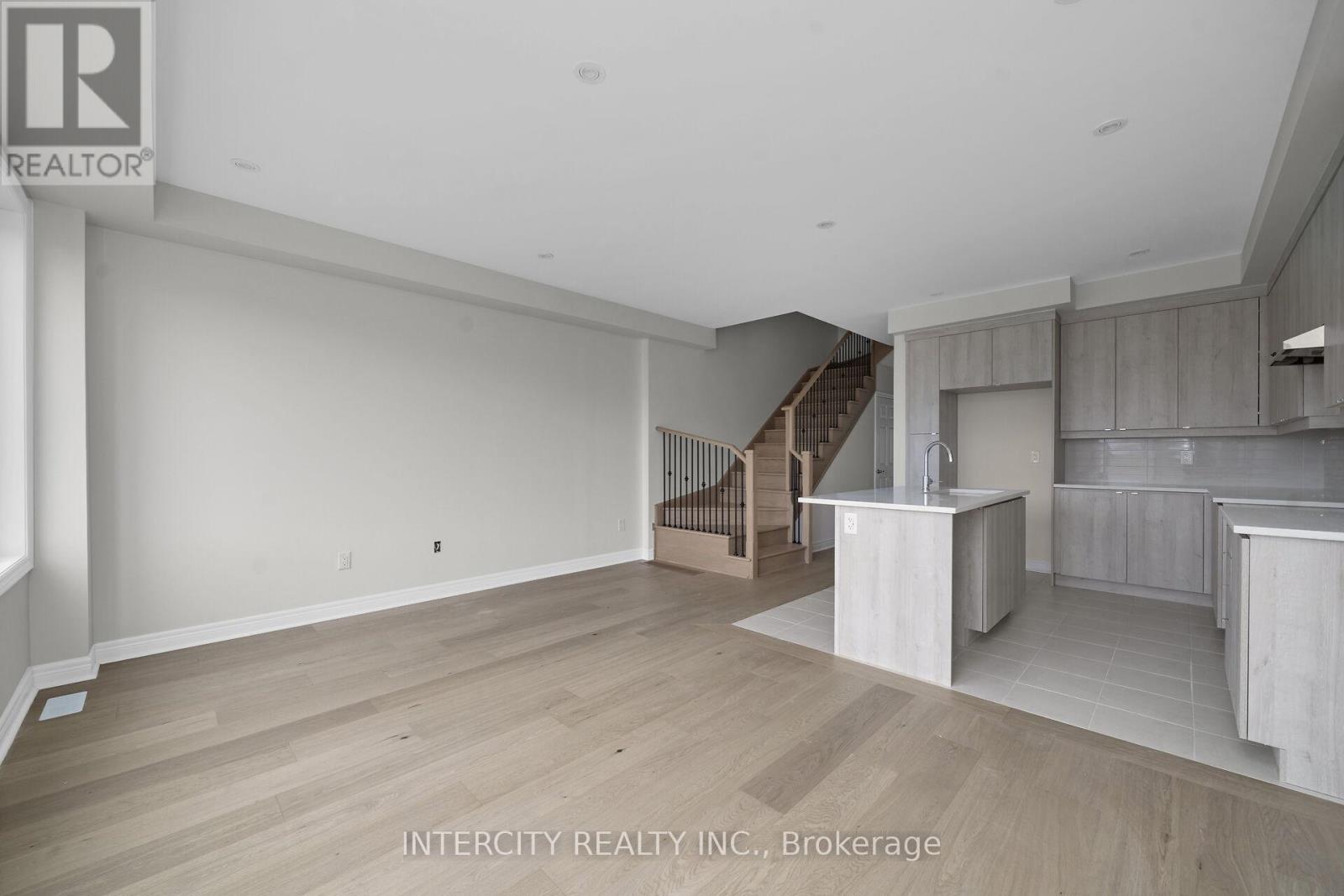 49 Johann Drive, Markham, Ontario  L3S 3K5 - Photo 8 - N12954130