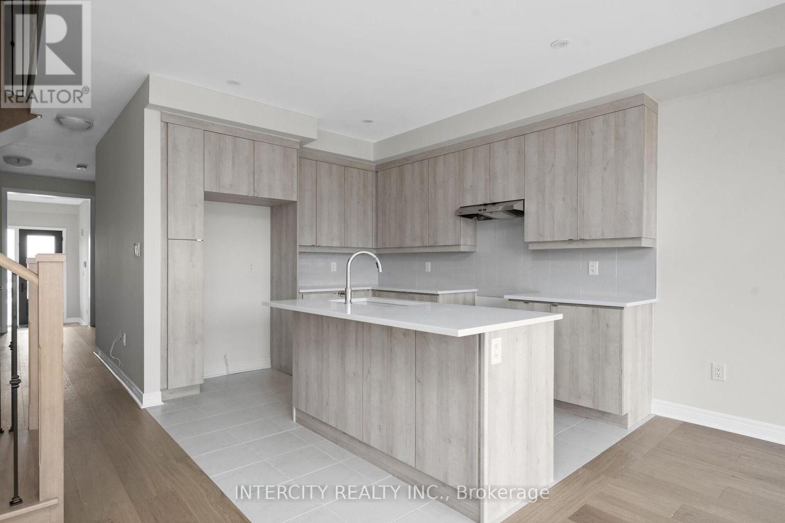 49 Johann Drive, Markham, Ontario  L3S 3K5 - Photo 9 - N12954130