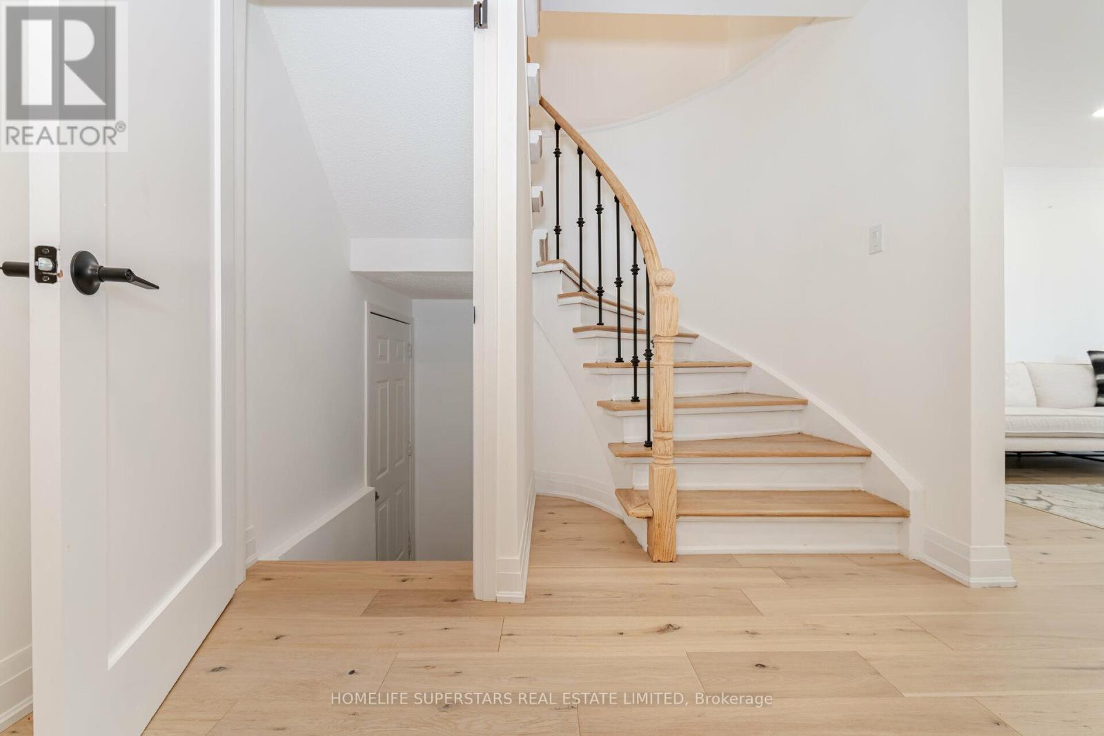 3 New Seabury Drive, Vaughan, Ontario  L4K 2B7 - Photo 12 - N12954156