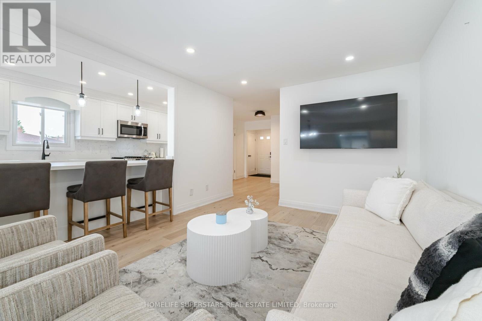 3 New Seabury Drive, Vaughan, Ontario  L4K 2B7 - Photo 6 - N12954156