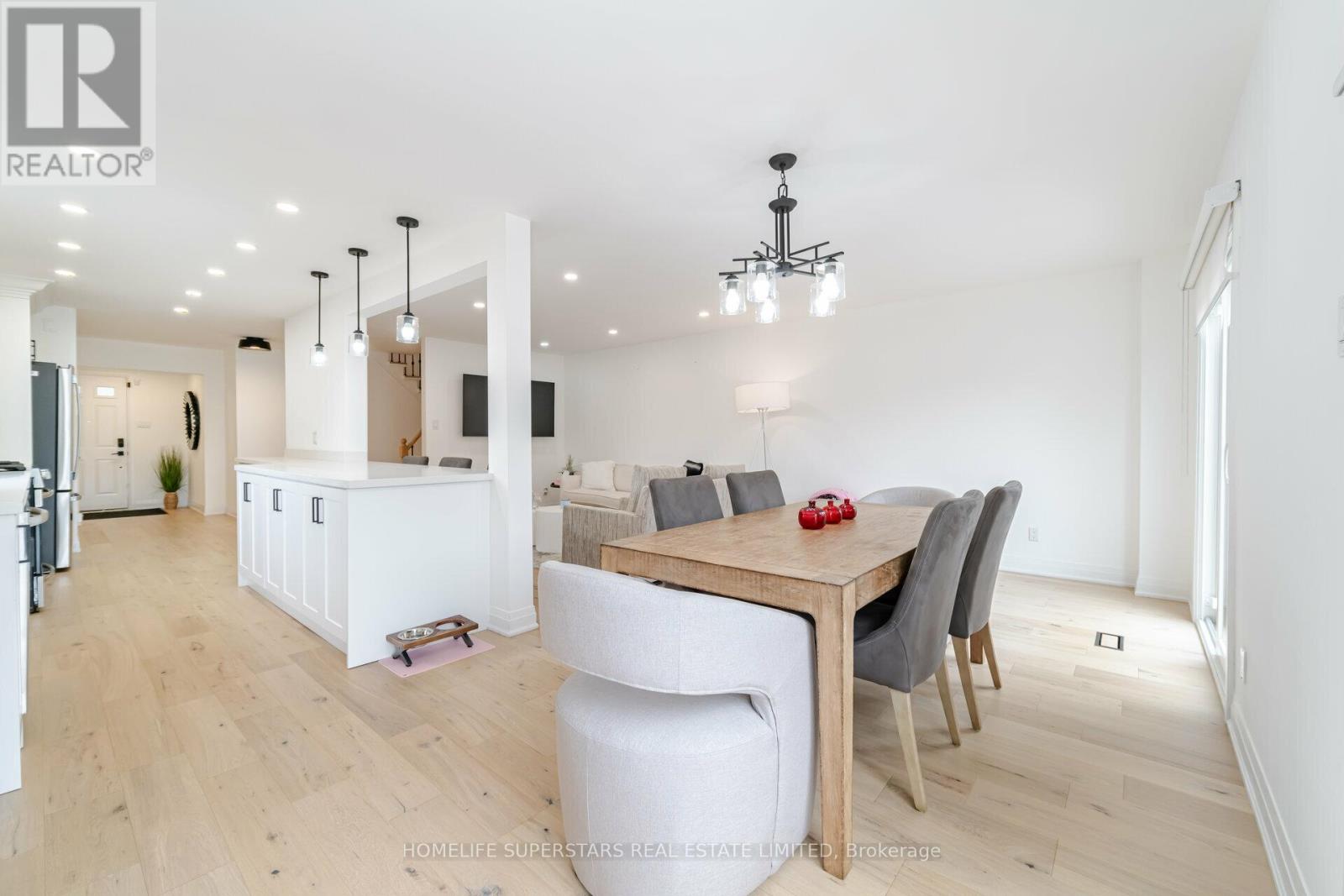 3 New Seabury Drive, Vaughan, Ontario  L4K 2B7 - Photo 8 - N12954156